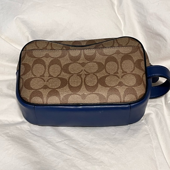 Coach New York Dopp Bag Overnight Travel Kit Toiletry new Signature tan admiral - Picture 2 of 7